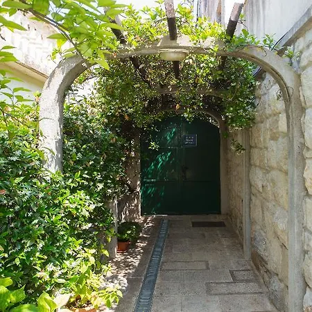 Alma Hotel 3*