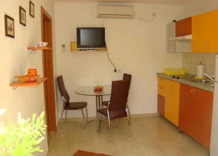 Alma Hotel