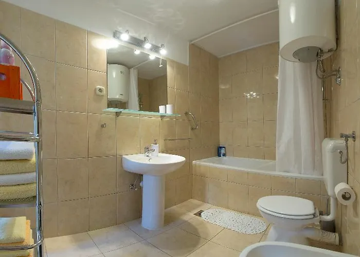 Alma Hotel 3*