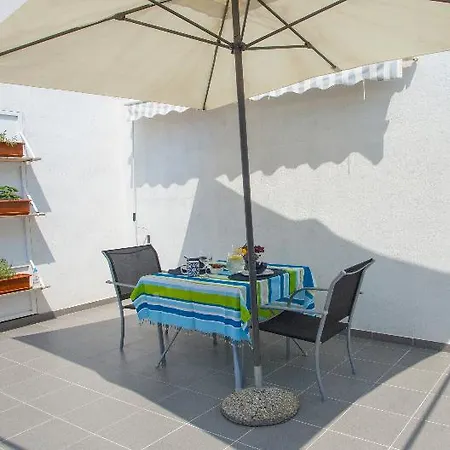 Alma Hotell