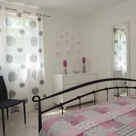 Alma 3* سبليت