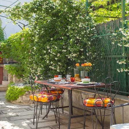 Alma فندق سبليت