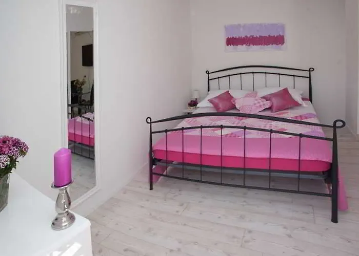 Alma فندق سبليت