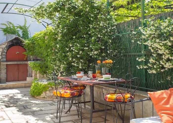 Alma فندق سبليت